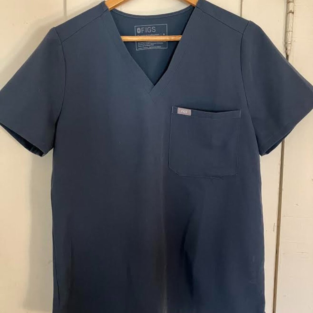 Figs Catarina One-Pocket Scrub Top in Dark Harbor, Relaxed Fit Women's Size M